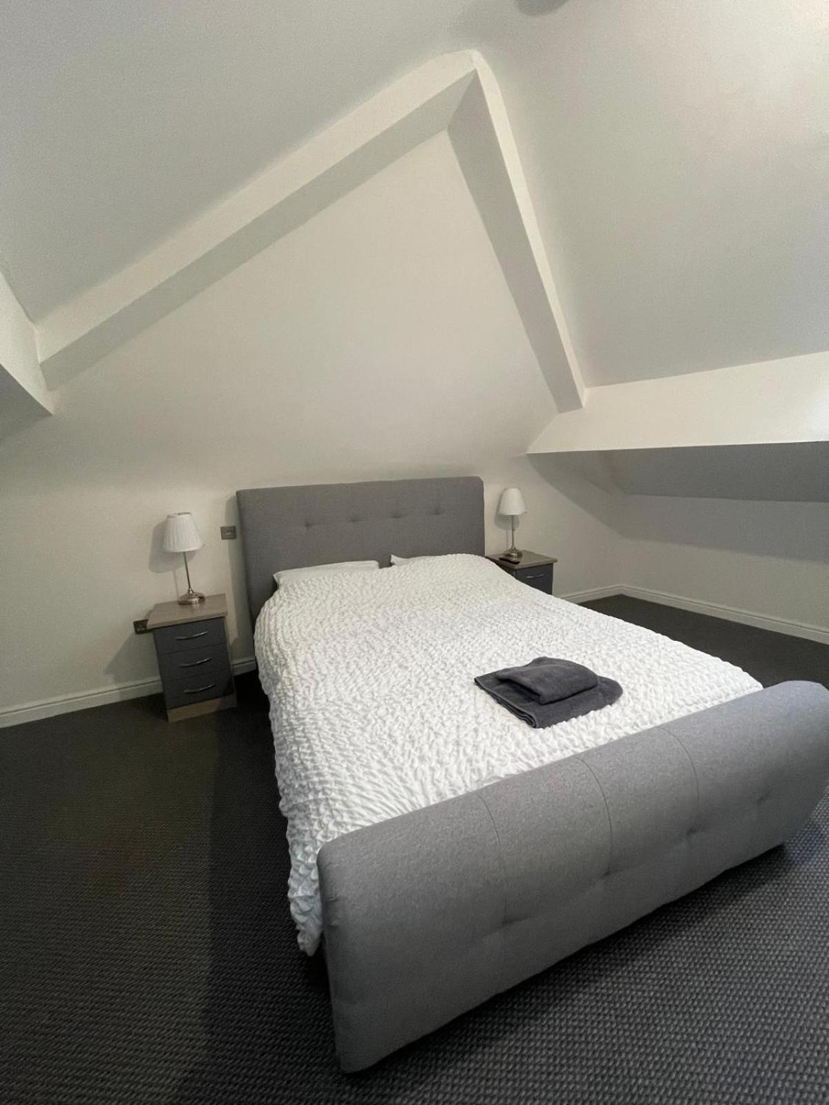 Spacious 2 Bedroom Apartment Liverpool Extérieur photo