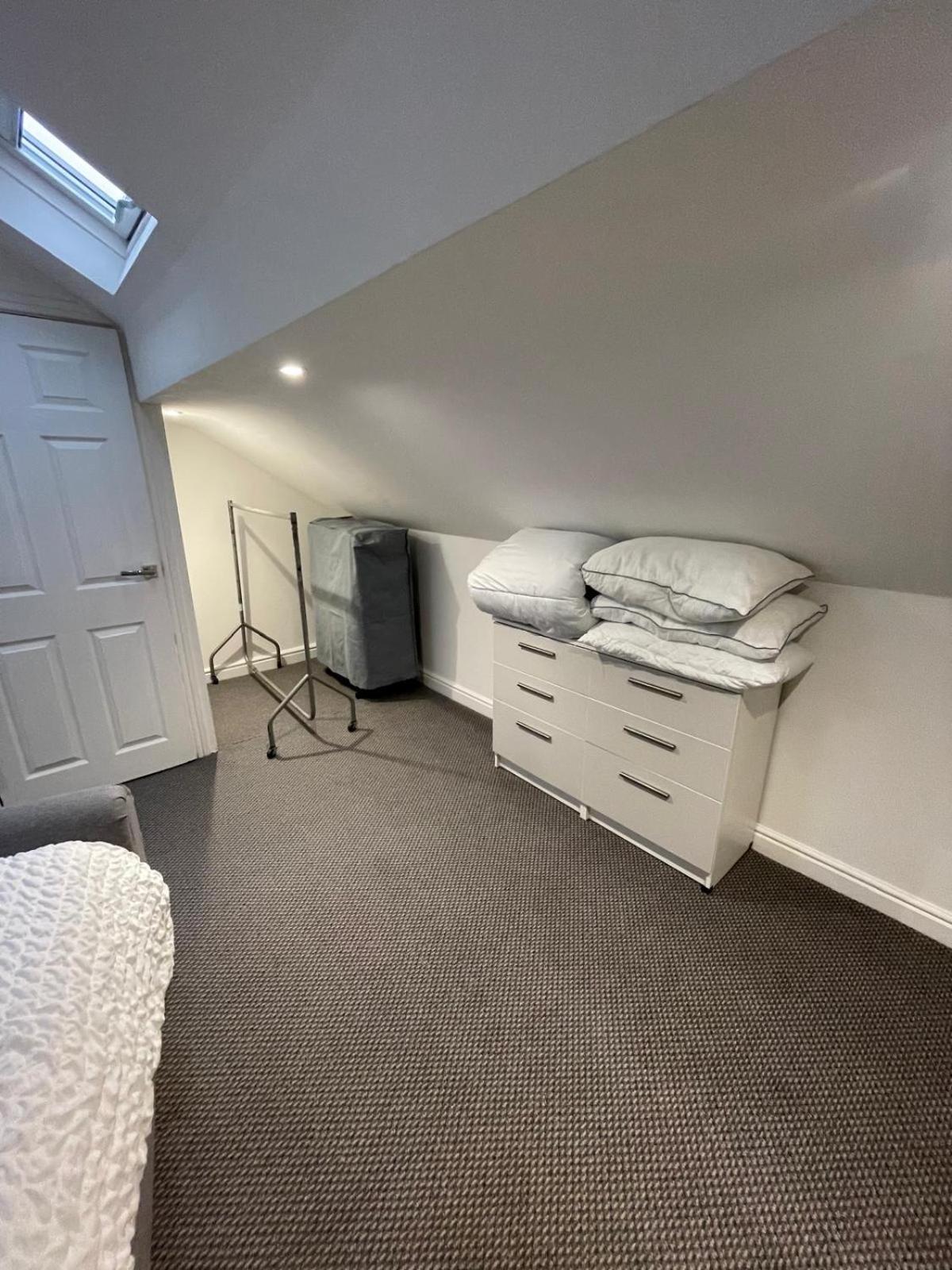 Spacious 2 Bedroom Apartment Liverpool Extérieur photo