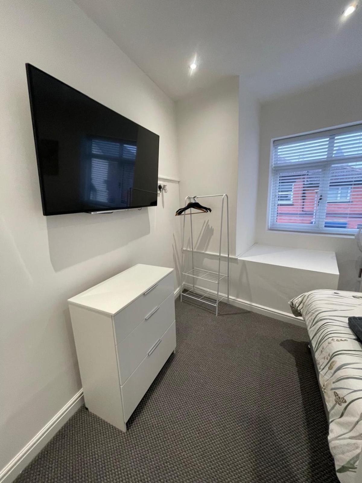 Spacious 2 Bedroom Apartment Liverpool Extérieur photo