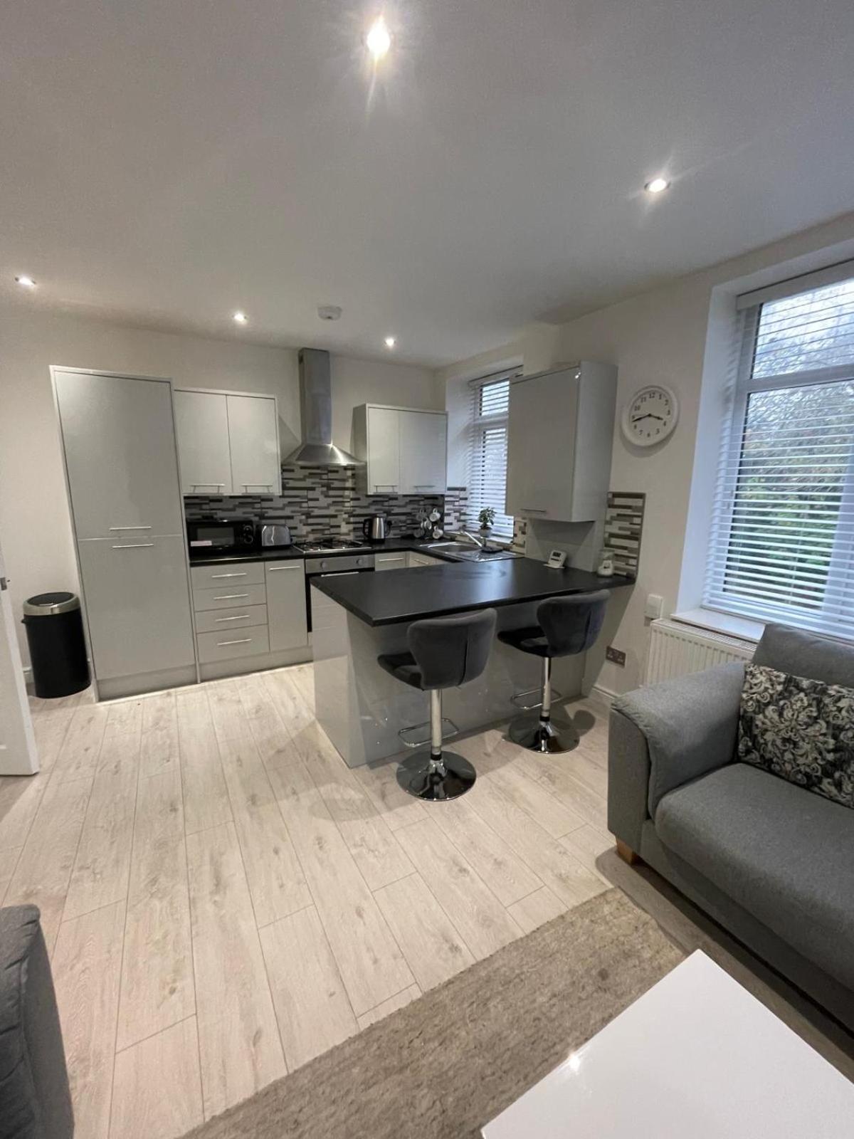 Spacious 2 Bedroom Apartment Liverpool Extérieur photo
